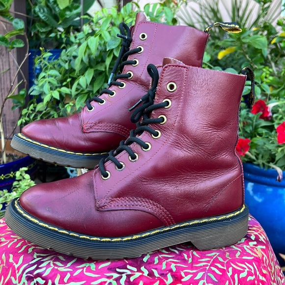 🏴 RARE FIND Dr. Martens MIE “Dr. Martens by Solovair” Vintage Boots - Picture 11 of 17